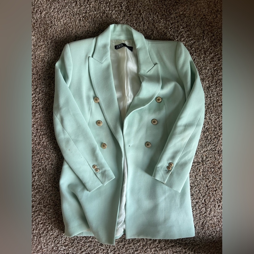 Zara Green Blazer with Structured Shoulders
